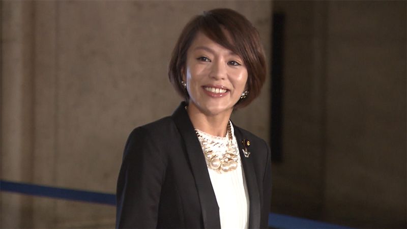 前人氣動感女偶像　竟當選內閣惹爭議