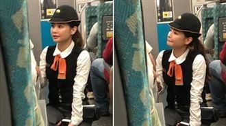 正妹列車長跪地安撫孩童　網：戀愛了