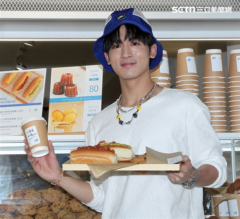 吳思賢投資百萬當咖啡茶飲老闆！累到「暈倒起不來」竟自律神經失調。（記者邱榮吉/攝影）