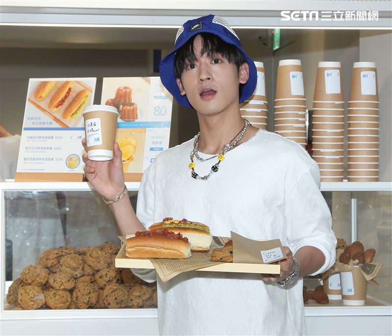 吳思賢投資百萬當咖啡茶飲老闆！累到「暈倒起不來」竟自律神經失調。（記者邱榮吉/攝影）