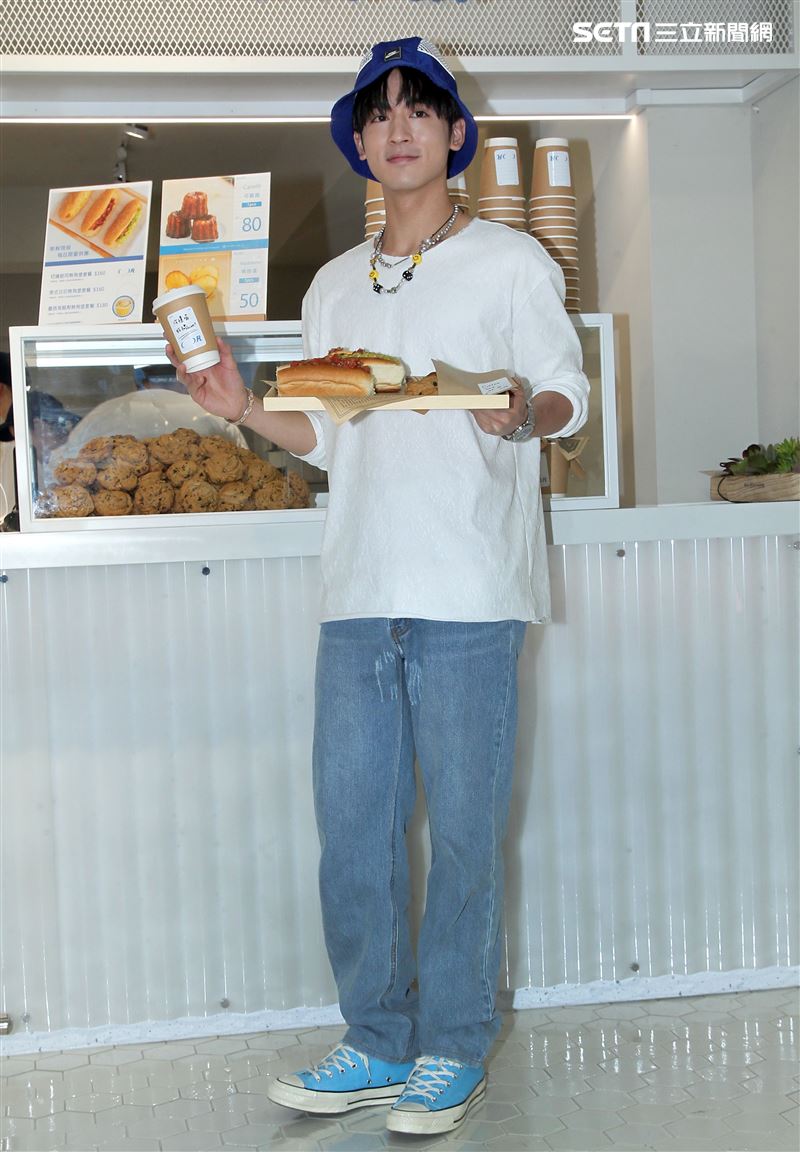 吳思賢投資百萬當咖啡茶飲老闆！累到「暈倒起不來」竟自律神經失調。（記者邱榮吉/攝影）