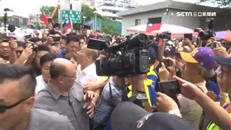 大膽竊賊！趁韓訪台中偷韓粉記者皮夾