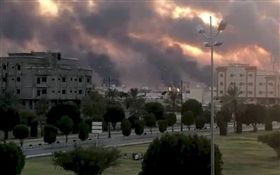 葉門叛軍襲石油設施 衝擊沙烏地近半原油生產（圖／翻攝自推特）