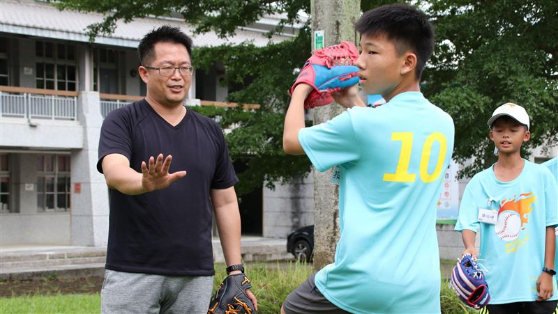 走過震殤　教師王政忠留偏鄉奉獻教育