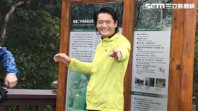 來台宣傳新片不忘運動  周潤發晨起路跑引數十媒體跟隨  [20181009台北訊]