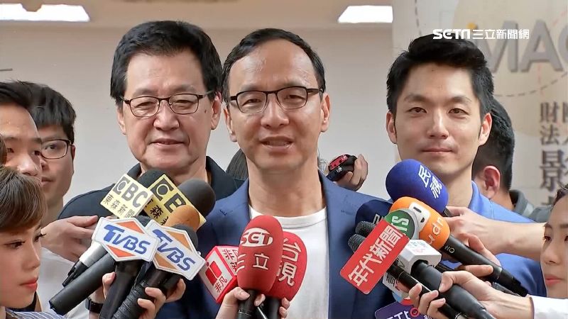 朱立倫拒韓朱配！韓粉進攻臉書逼就範