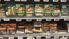 歐洲興起植物蛋白質製成的「植物肉」產品風潮，圖為9月13日布魯塞爾一家超市以專櫃形式販售。中央社記者唐佩君布魯塞爾攝 108年9月15日