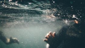 游泳,溺水,戲水,淹水,Naegleria fowleri　（示意圖／翻攝自Pixabay）