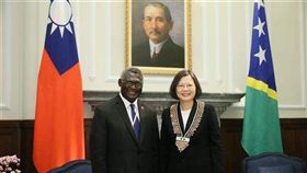 2017年蔡英文總統接見索羅門群島總理蘇嘉瓦瑞（Manasseh Sogavare）伉儷訪華團（圖／翻攝自總統府官網）