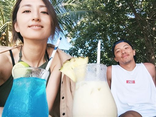 結婚1週年！坤達曬妻背殺照網驚呼