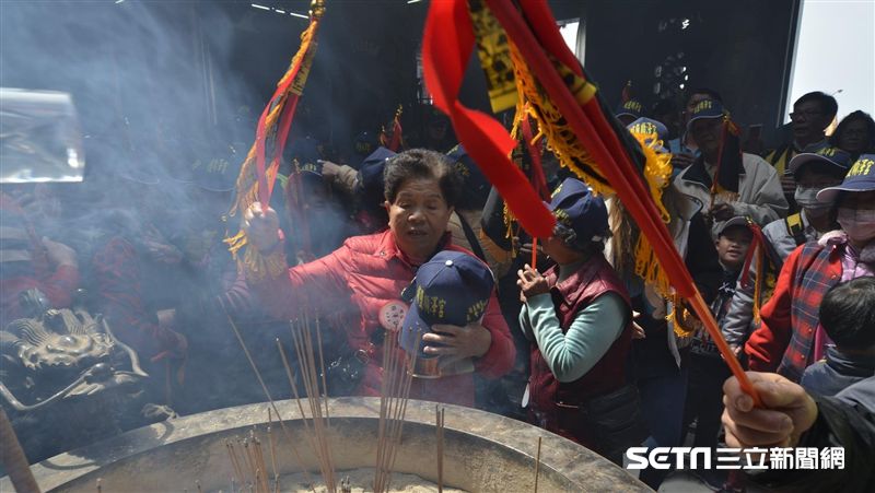 領完年終想跳槽？拜拜先求這位神明
