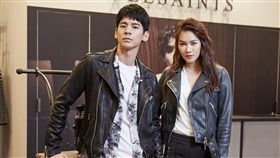 林柏宏與潮流美女Helen Chen詮釋秋冬感與鮮明復古色調。（圖／AllSaints提供）