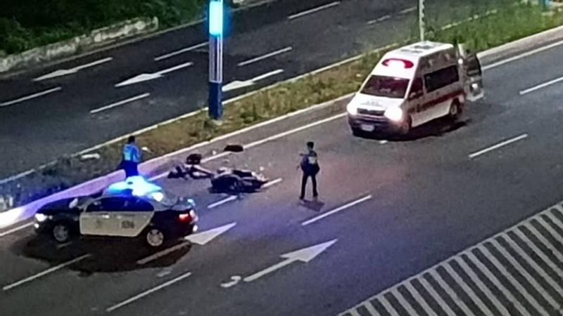 無照少女自撞骨折　竟反控警追車害的