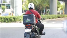 Uber Eats外送員。（圖／記者林士傑攝影）
