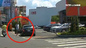 突右切撞騎士！男佯裝關心…下秒肇逃