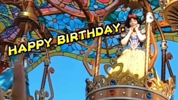 她集生日貼紙！遊迪士尼享公主待遇