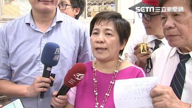 黃文玲2019年突現身中選會打算替柯文哲領表登記選2020總統。（圖／資料照）