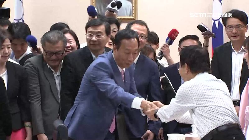 與藍談判？傳郭將擬列民眾黨不分區