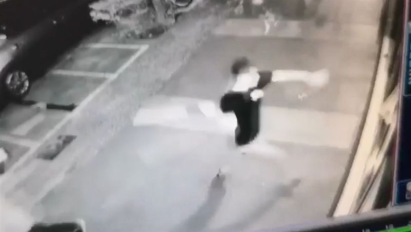 寵物店被砸！與連千毅擊殺傳言有關?