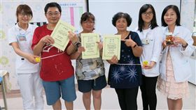 三高控制不難  飲食搭配運動成功減重豐原醫院新陳代謝科團隊每2年舉辦一次免費減重班，邀民眾藉由飲食及運動搭配，有效控制體重。中央社記者趙麗妍攝  108年9月18日