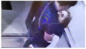 肌肉男送正妹回家…冷眼拍「她瀕死慘狀」　友聞死訊崩(圖/翻攝自ข่าวสดข่าวสด)

