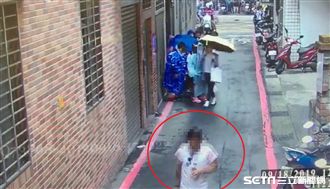 尻尻俠掏槍自瀆嚇歪學童　警火速逮人