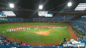 ▲統一獅與Lamigo在桃園青埔12局和局。（圖／記者蕭保祥攝影）