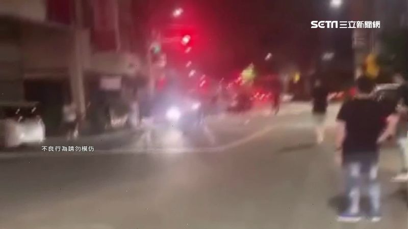 警察鳴槍也不怕！惡煞又砸連千毅倉庫