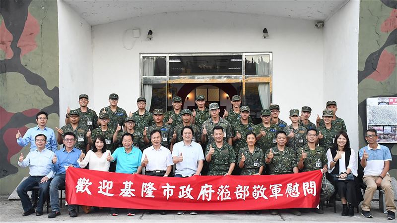 慰問基隆籍子弟兵　林右昌赴馬祖勞軍