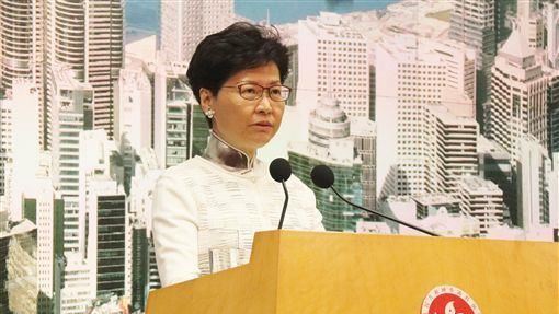 會見區議員　林鄭：兩年任期走下去