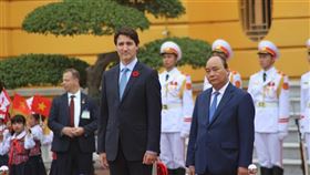 加拿大,杜魯道,臉塗黑,扮阿拉丁,道歉(圖/中央社)