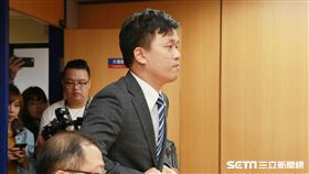 ▲劉玠廷出席桃猿轉賣樂天記者會。（圖／記者林士傑攝影）