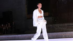 美國紐約,時裝設計鬼才,王大仁,找靈感,尋根(圖/路透社/達志影像)