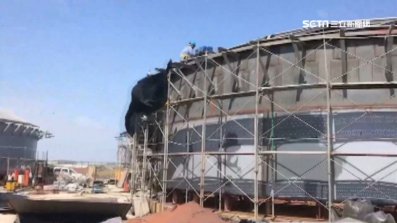 9級怪風吹來　工人跌落2公尺鷹架
