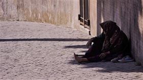 （圖／pexels）窮,遊民,窮人,貧窮,乞討