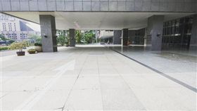 KUSO「高雄市長開箱」圖曝光！空無一物被推爆
（圖／翻攝自臉書粉專高雄點 Kaohsiung.）