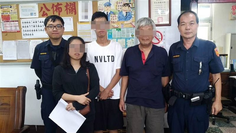開車迷途徬徨路邊　暖警助失智男返家