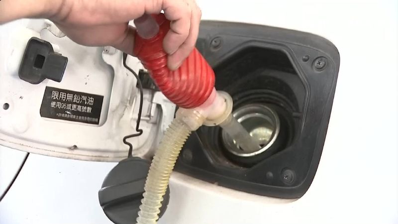 加錯油種怎麼辦？汽車專家曝這2招…