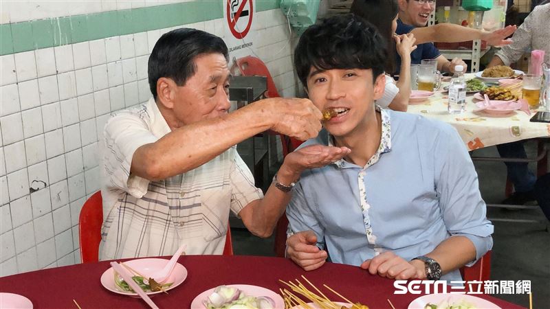 父子一起凍齡！光良83歲爸竟長這樣