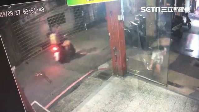 基隆傳帶刀怪客出沒　他專割店家帆布