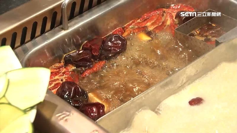 吃完麻辣鍋滿身異味？達人除臭靠這招