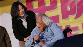 蔡英文,台灣獨立運動,志業,史明,過世,年夜飯,逝世,椅子,奉獻　圖／翻攝自蔡英文臉書