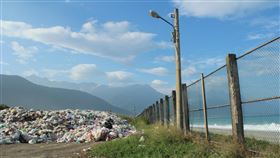 花蓮新城環保園區經費缺口　環保署允支持花蓮新城鄉垃圾掩埋場用地租約將到期，公所規劃另覓新址設置環保園區，但仍有新台幣9000餘萬經費缺口，民進黨立委蕭美琴20日邀環保署等相關單位前往會勘，獲環保署允諾支持。中央社記者張祈花蓮攝　108年9月20日