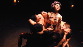 亞太與國際藝文組織3年會　2020年北高接棒登場「亞洲文化推展聯盟」年會18到20日在菲律賓舉辦。圖為入選為本屆「亞洲藝術瑰寶」之一的菲律賓藝術家Ea Torrado and Daloy Dance Company演出作品「出土」（Unearthing）。中央社記者陳妍君馬尼拉攝　108年9月20日