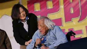 蔡英文,台灣獨立運動,志業,史明,過世,年夜飯,逝世,椅子,奉獻　圖／翻攝自蔡英文臉書