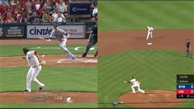 ▲狄格隆（Jacob deGrom）強襲球，卡斯提歐（Luis Castillo）秀反手擋空手接傳美技。（圖／翻攝自MLB官網）