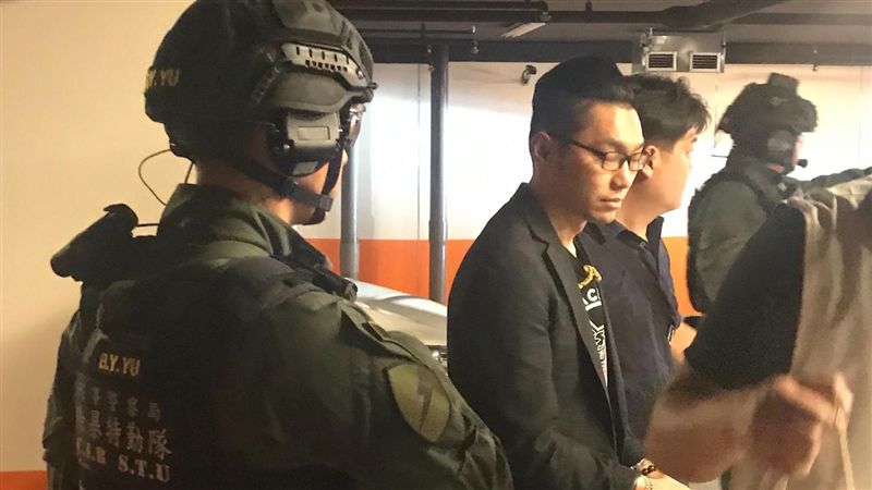 藏身燕窩公司避風頭　連千毅狼狽遭逮