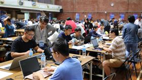 全國智慧製造大數據分析決賽　台中東海大學登場2019全國智慧製造大數據分析競賽決賽21日在台中東海大學登場，參賽隊伍聚精會神討論分工戰略，力拚佳績。（東海大學提供）中央社記者趙麗妍傳真　108年9月21日