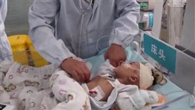 2月大女嬰心臟病！4歲腦死童捐心…網鼻酸：替哥哥活下去（圖／翻攝自央視新聞頻道）