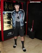 賴昱澂聽「嬤孫戀」覺得：「蠻好笑，蠻『鏘』的。（記者邱榮吉/攝影）